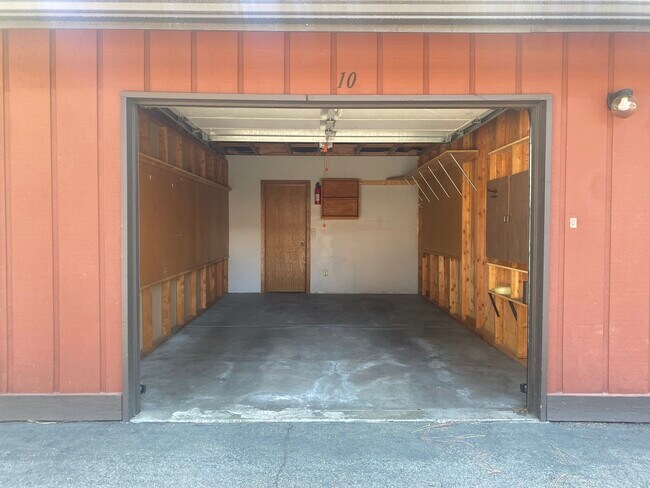 Building Photo - 1130 E Timber Ln