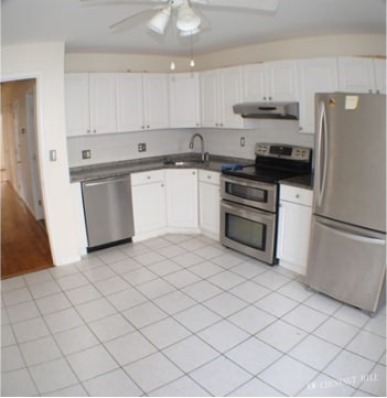 Building Photo - 15 Aspinwall Ave