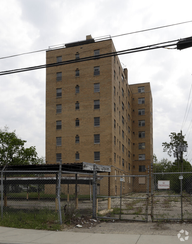 Building Photo - Frontenac Apartments