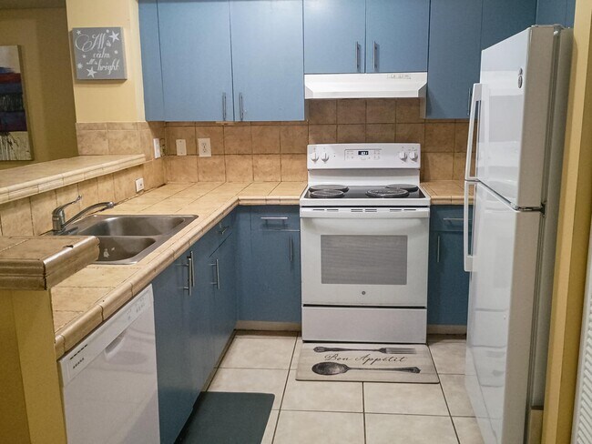 Foto del edificio - 1721 Village Blvd