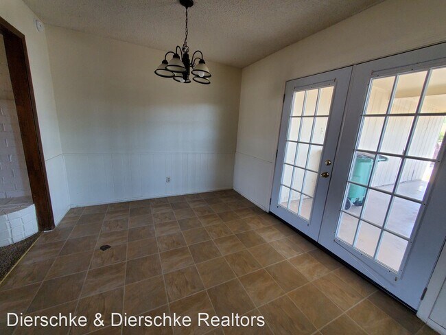 Building Photo - 3 br, 2 bath House - 2702 Sunset Dr