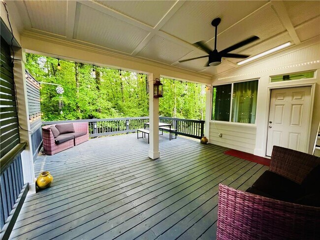 Foto del edificio - 2258 St Albans Pl