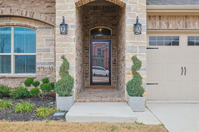 Building Photo - 2600 Golden Bell Dr