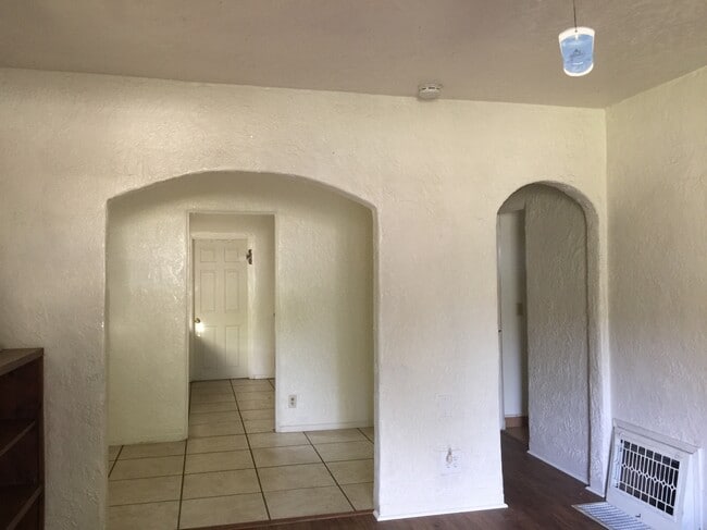 towards kitchen - 33141 Case St