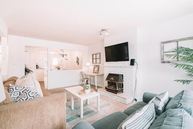 Building Photo - 18XX King George Blvd