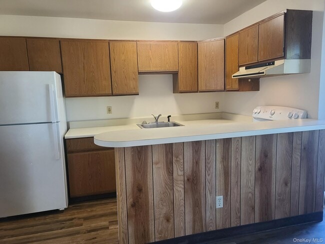 Building Photo - 1022 Violet Ave