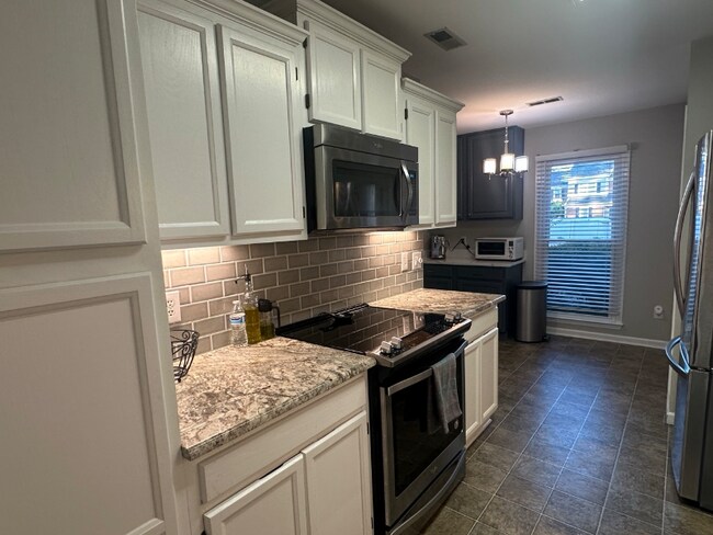 Foto del edificio - 9129 Kings Canyon Dr