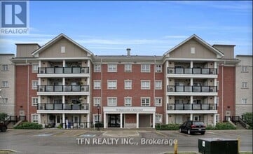 Building Photo - 70 Baycliffe Cres