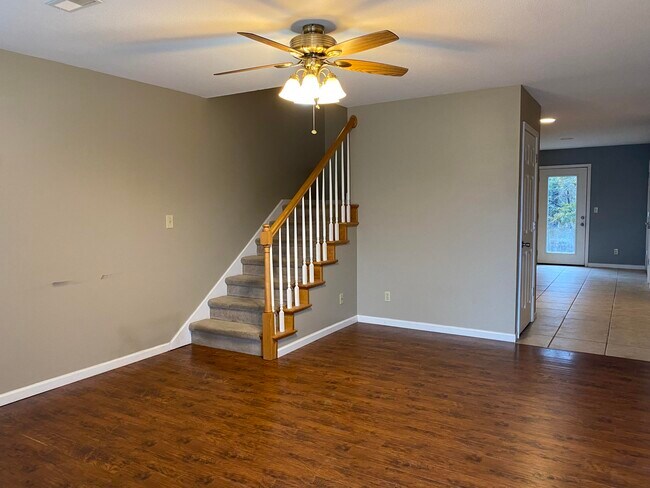 Building Photo - 2303 Shamrock Dr