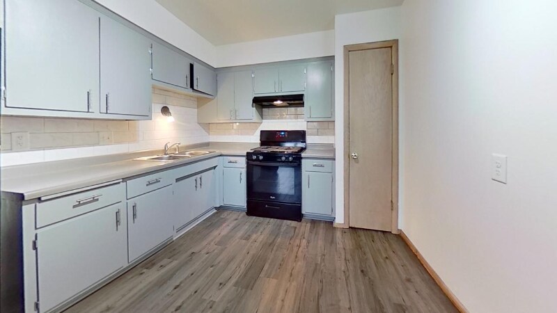 Primary Photo - 3006 N 124th St