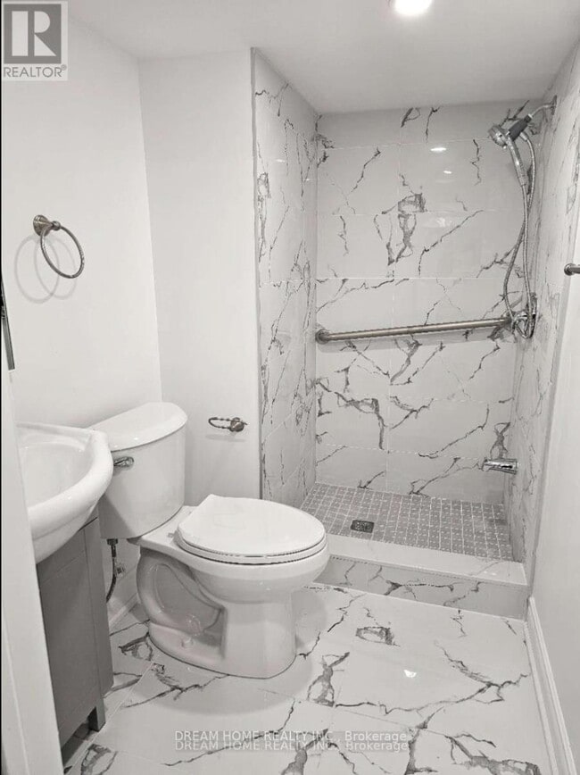 Building Photo - 262 Clinton St