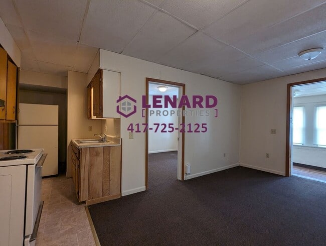 Building Photo - 714 S Pike Ave
