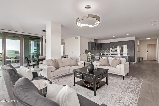 Foto del edificio - 7180 E Kierland Blvd
