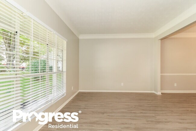 Foto del edificio - 745 Carriage Ct