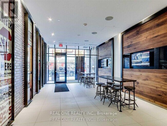 Photo du bâtiment - 783-783 Bathurst St