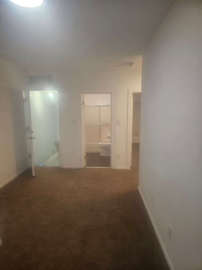 livingroom/dnrm - 1326 Bridge St