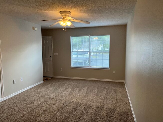 Foto del edificio - 224 Runnymeade Dr