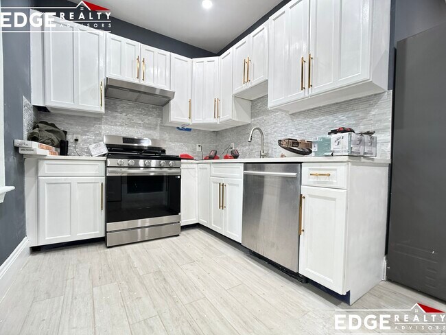 Building Photo - 16 Leicester St