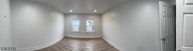 Building Photo - 74 Eaton Pl