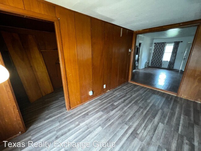 Building Photo - 2 br, 1 bath House - 4234 Brentwood Dr. Bravo