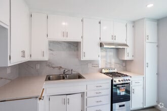 Building Photo - Copper Kettle Apartments