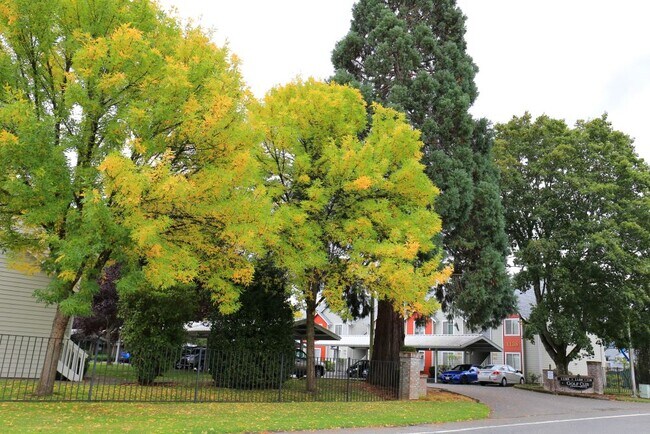 Foto del edificio - 1130 Golf Club Rd SE