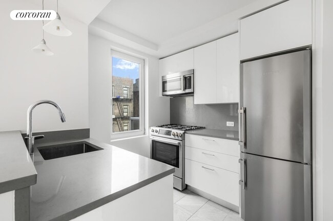Building Photo - 111 E 115th St