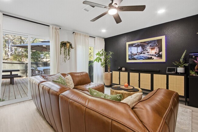 Foto del edificio - 1004 E Red Cedar Cir