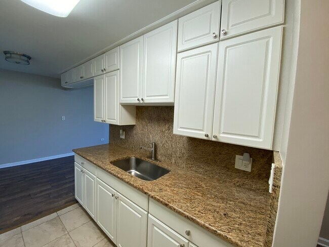 Foto del edificio - 7410 Brookdale Dr