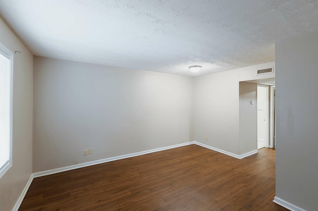 1Br.living room.jpg - Virginia Terrace