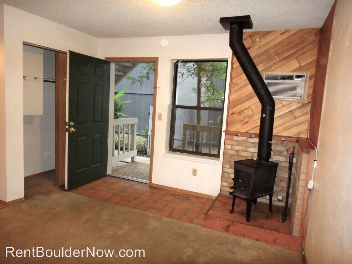 Foto principal - 1932 Canyon Blvd
