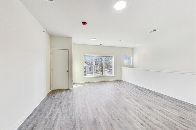 Foto del edificio - 500 Morris Ave