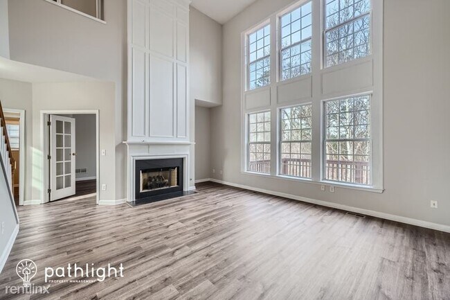 Building Photo - 4 br, 2.5 bath House - 2602 Myrtlewood Lan...