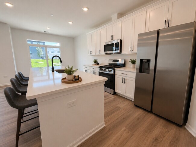 Foto del edificio - 8545 Chadwick Ct