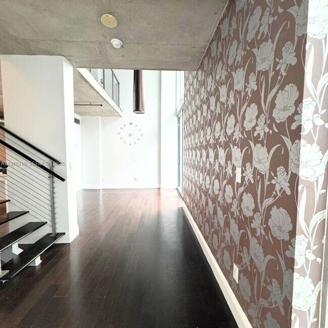 Foto del edificio - 690 SW 1st Ct