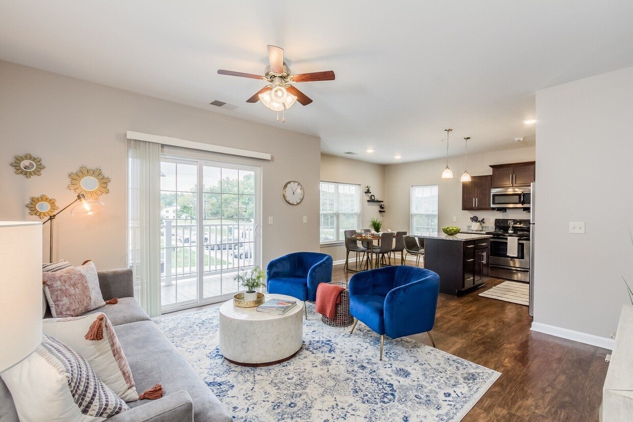 Tons of Natural Light - 900 Starboard Side Ln