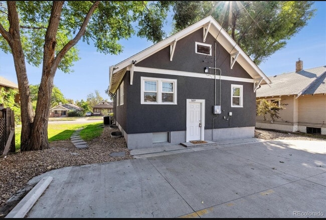 Building Photo - 2029 8th Ave