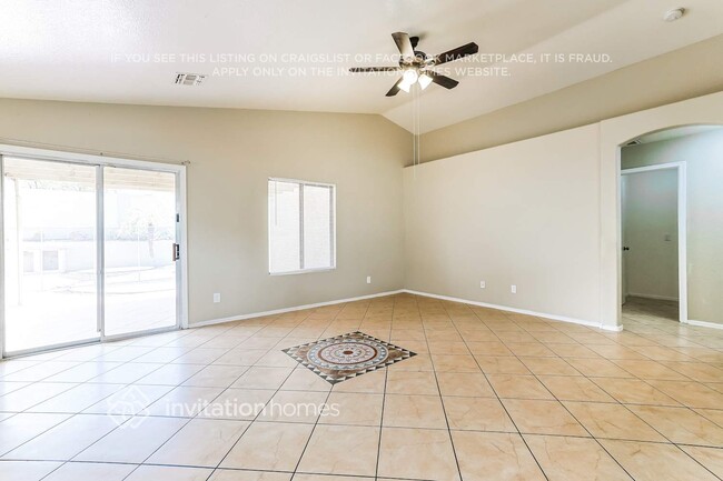 Building Photo - 1359 W Diamond Ave