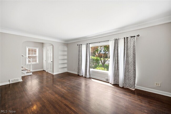 Foto del edificio - 3889 Grenville Rd