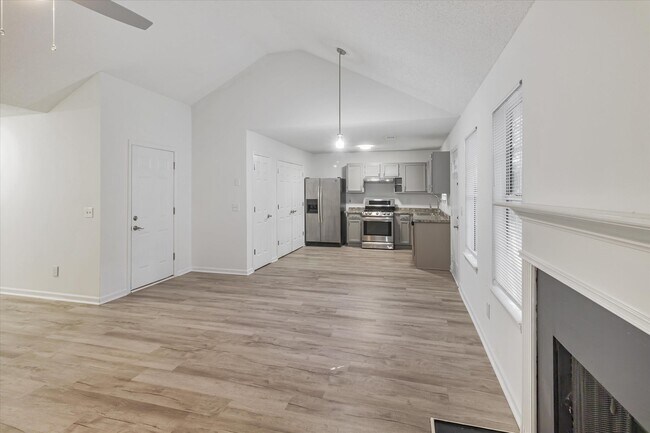 Foto del edificio - 3427 Waldrop Creek Trl