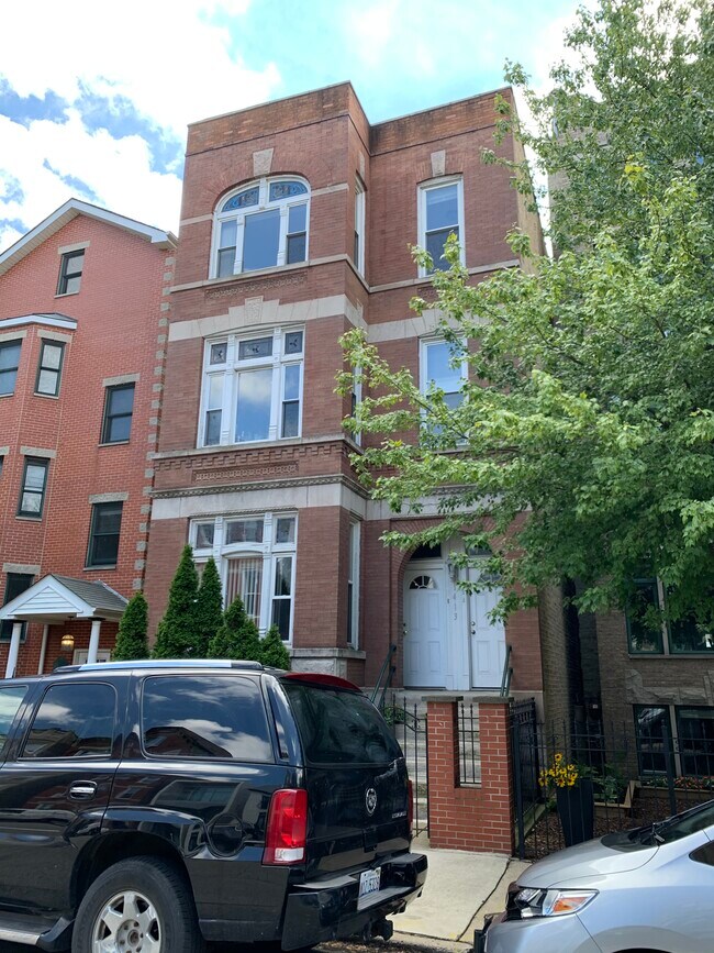 Building Photo - 1413 W Superior St