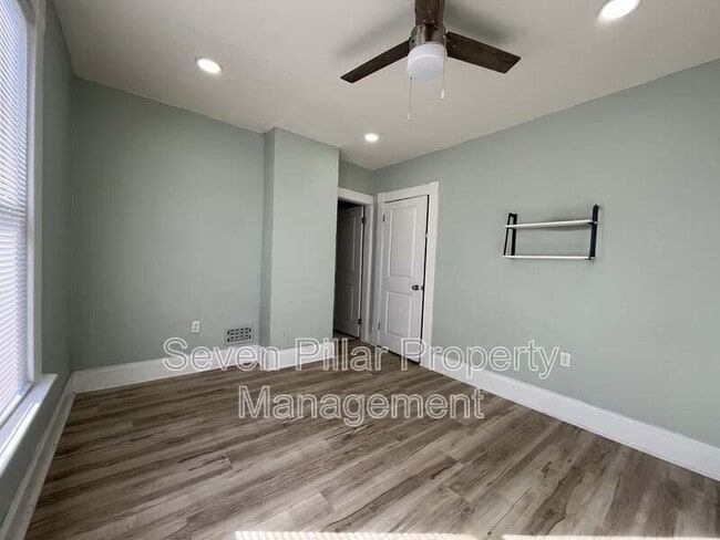 Foto del edificio - 1347 E Livingston Ave