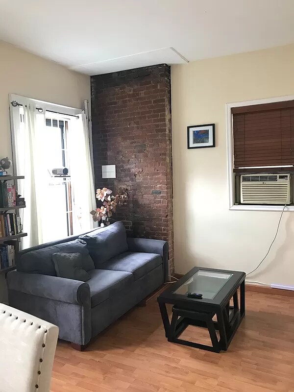 Living room - 993 Amsterdam Ave