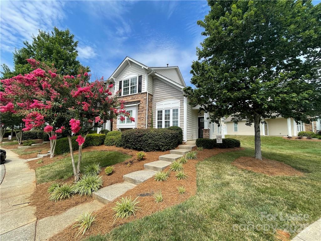 Foto principal - 221 Spring Gardens Drive