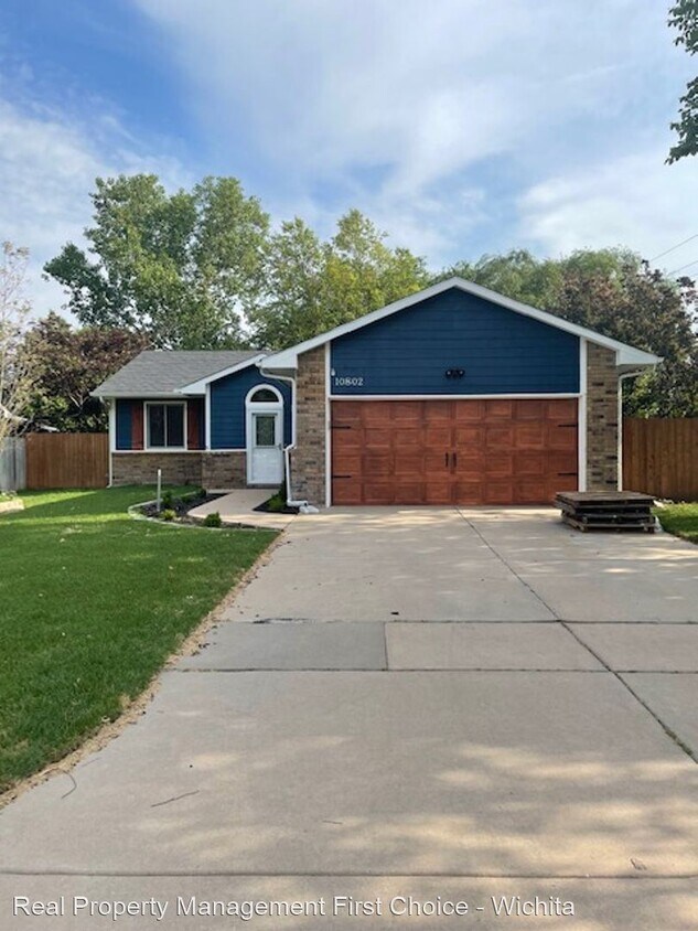 Primary Photo - 4 br, 3 bath House - 10802 W. Stafford St.