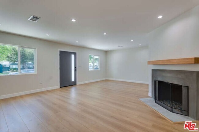 Foto del edificio - 7444 Ostrom Ave
