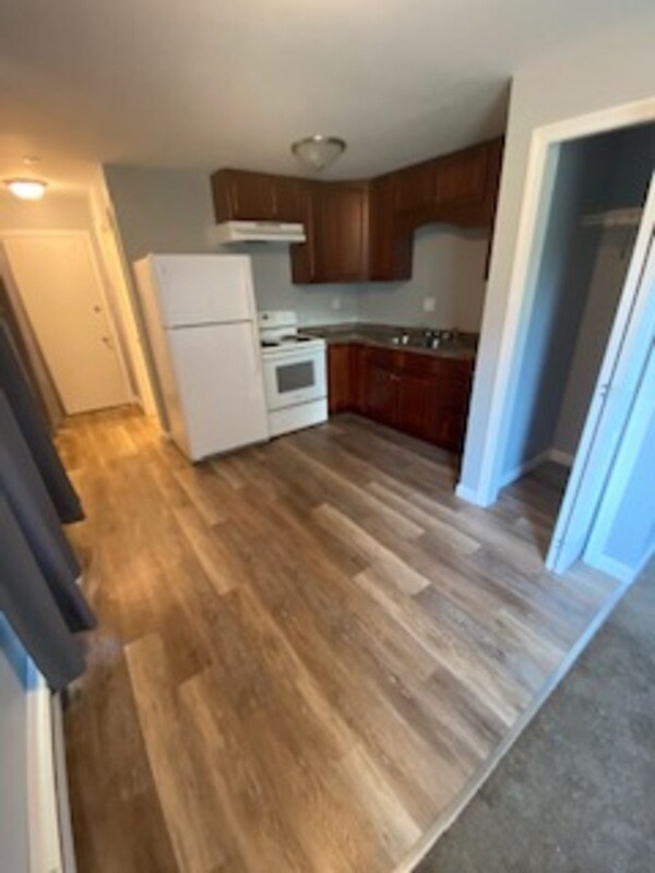 2448 S Main St, Fall River, MA 02724 Condo for Rent in Fall River, MA