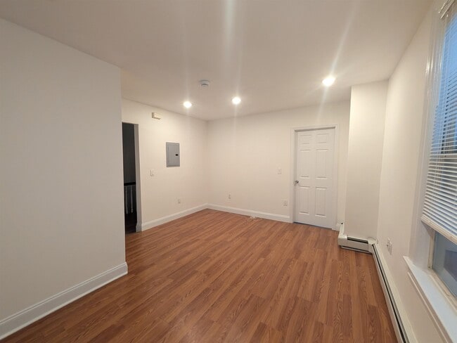 Foto del edificio - 12 Pollock Ave