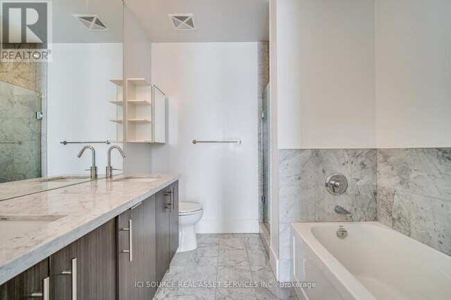 Building Photo - 39 Queens Quay E