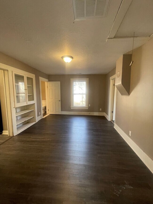 Foto del edificio - 2 bedroom 1 bath home available now!